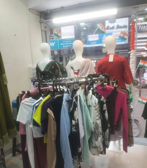 PRIYASI COLLECTION Gallery Image 3